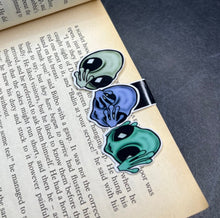 Load image into Gallery viewer, Alien Magnetic Bookmark. Book Lover. Teachers Gift. Hear No Evil See No Evil Speak No Evil.